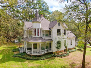 Romantic 1901 Victorian Home on Seven Wooded Acres